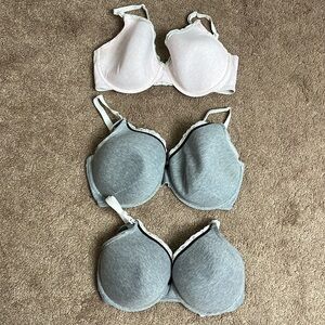 ❌SOLD❌Bundle of 3 maternity/nursing bras with underwire. Various sizes.